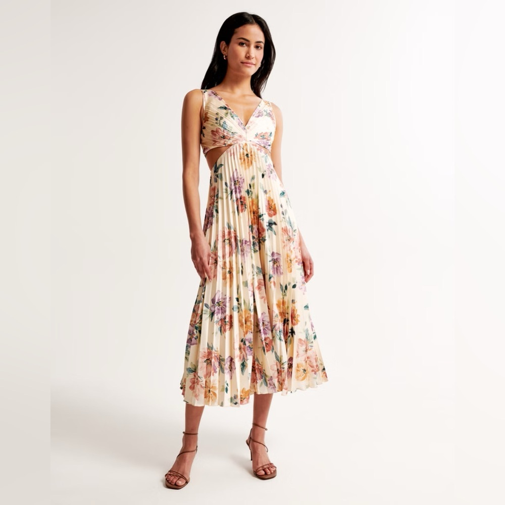 Abercrombie A&F Giselle Pleated Cutout Maxi Dress in Floral